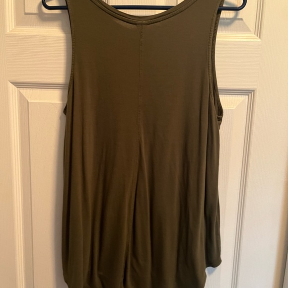 Old Navy XL metallic graphic tank - Picture 4 of 4
